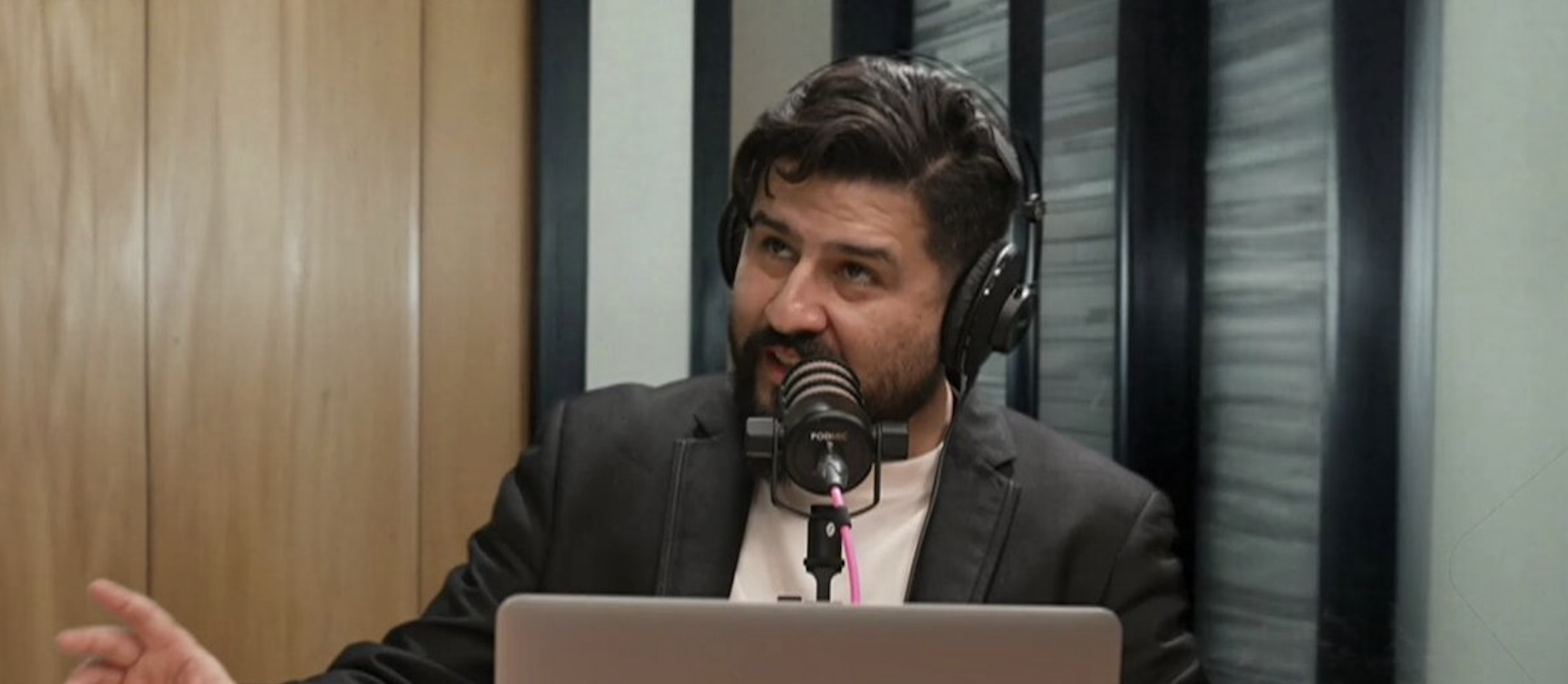 Sebastián Flores Muga: «Si Lenin viviera, usaría TikTok»
