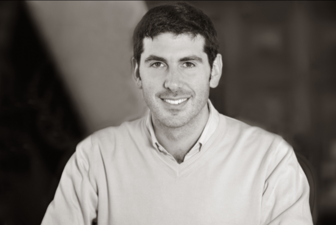 Ioni Abelson: «El marketing tiene mucho que aportar a la comunicación política»